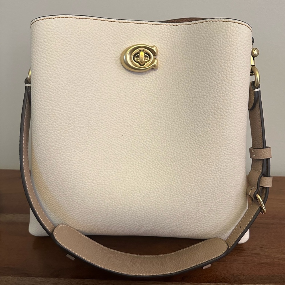 Coach Willow Bucket Bag in Chalk/Taupe